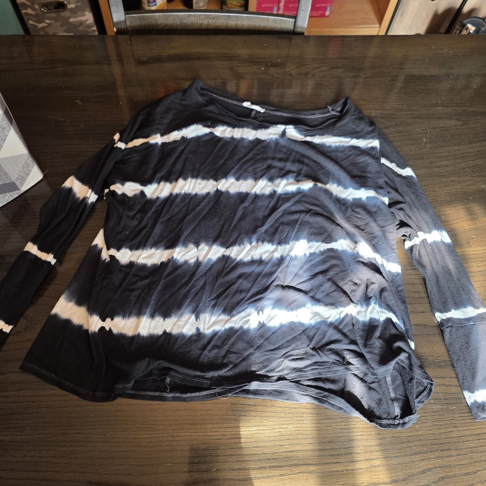 Crescent Black and White Tie-Dye Long Sleeve Top Size M